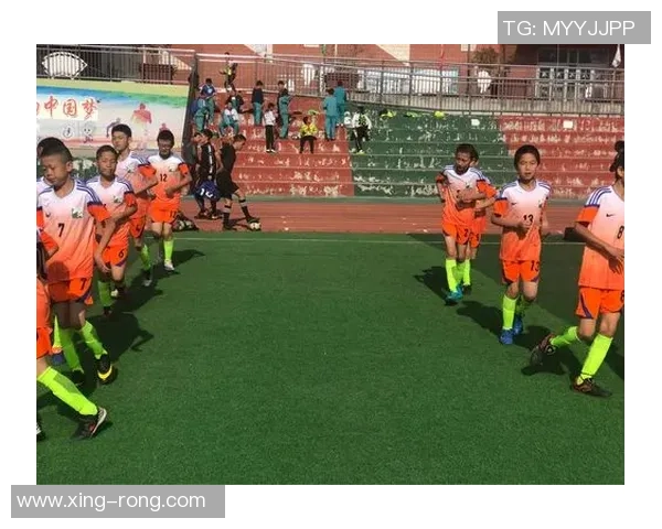 少年足球梦想的追逐与成长之路演讲稿